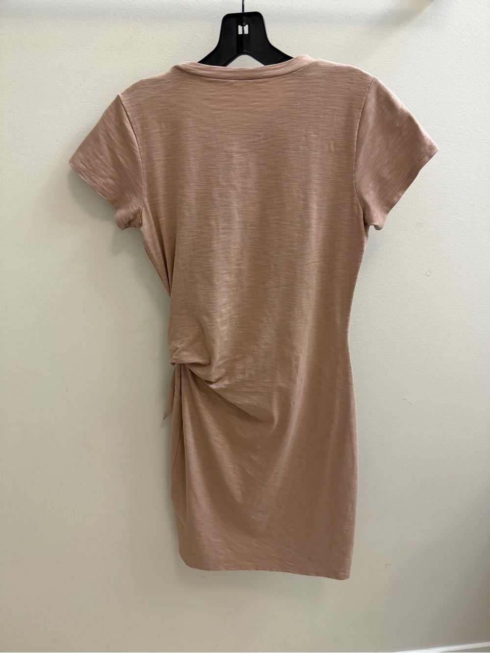 Express Tan/Beige Short-Sleeve Tie-Front Knot Mini Dress - size
XXS - Picture 6 of 7